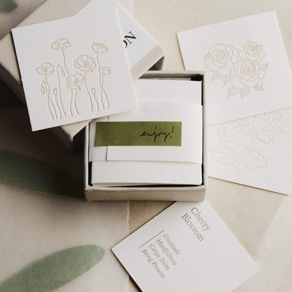 Holly December Birth Flower Cute Engraved Necklace - Picture 12 of 16